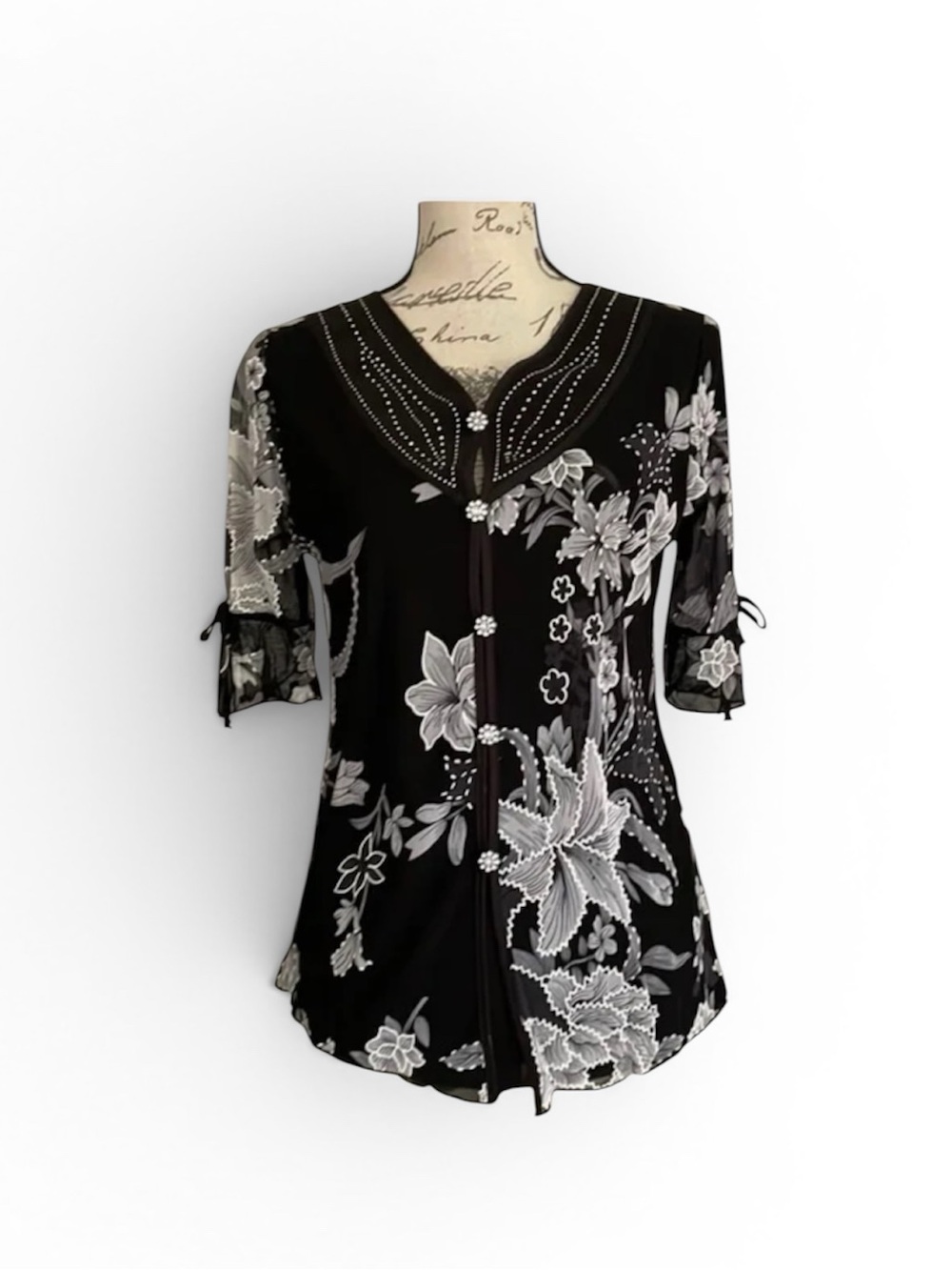 Women’s Black & Cream Floral V-Neck Zip-Front Blouse. Sz Medium.      273